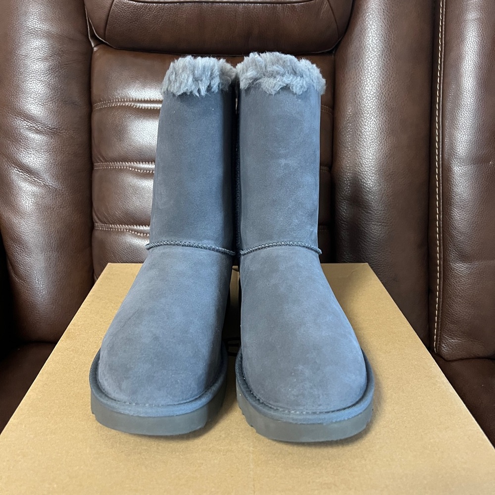 UGG Bailey Ribbed Bow Boots - Picture 2 of 10
